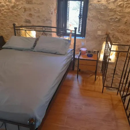 Elgina Apartments2 Mani * Mína