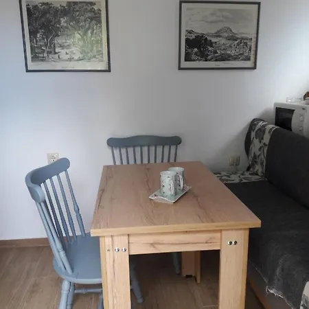 Elgina Apartments2 Mani