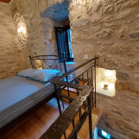 Elgina Apartments2 Mani * Mína