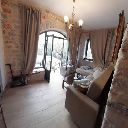 Elgina Apartments2 Mani Holiday home *
