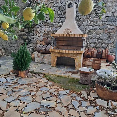 Elgina Apartments2 Mani Holiday home *