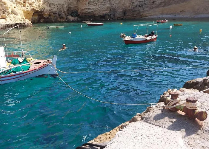 Elgina Apartments2 Mani