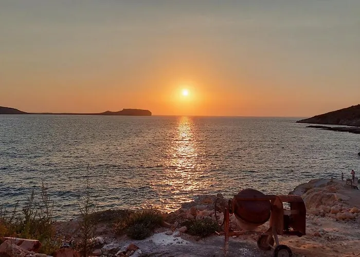 Elgina Apartments2 Mani * Mína